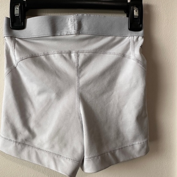 Nike Pro Women's XS White Athletic Training Shorts - Picture 2 of 4